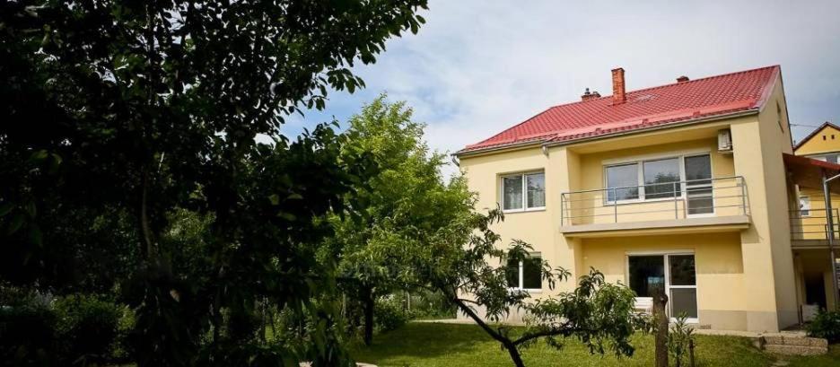 Stardust Apartman Печ Екстериор снимка