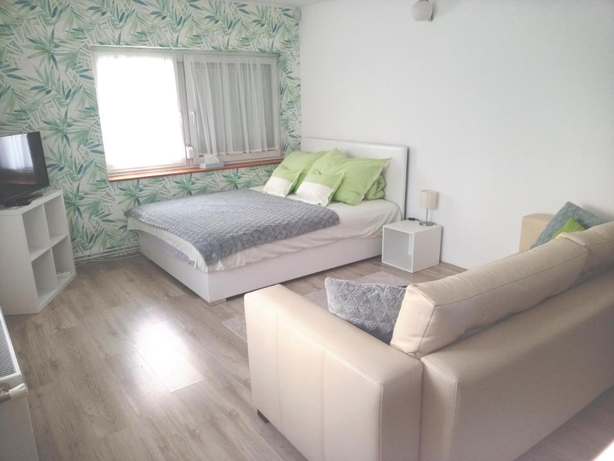 Stardust Apartman Печ Екстериор снимка