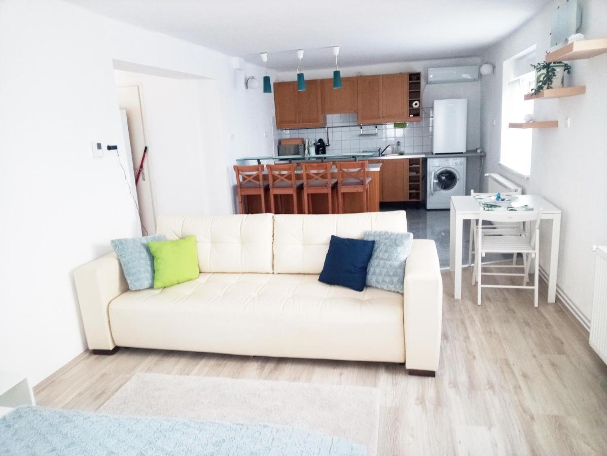 Stardust Apartman Печ Екстериор снимка