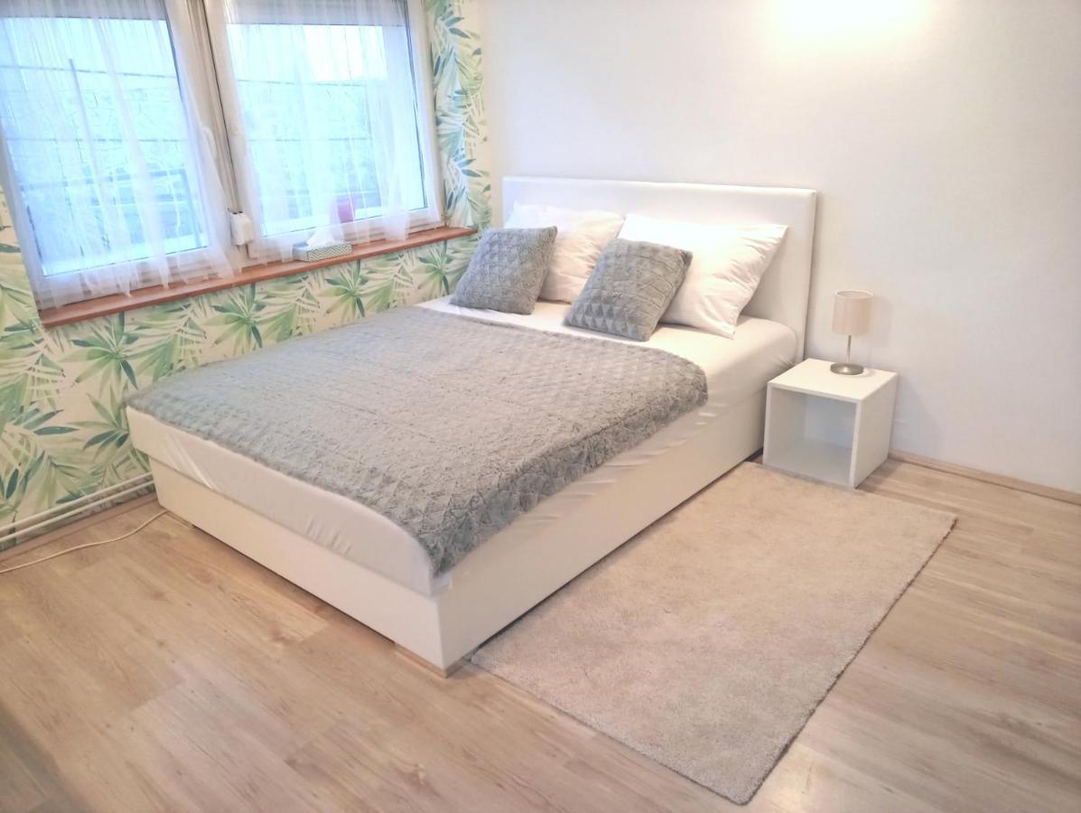Stardust Apartman Печ Екстериор снимка
