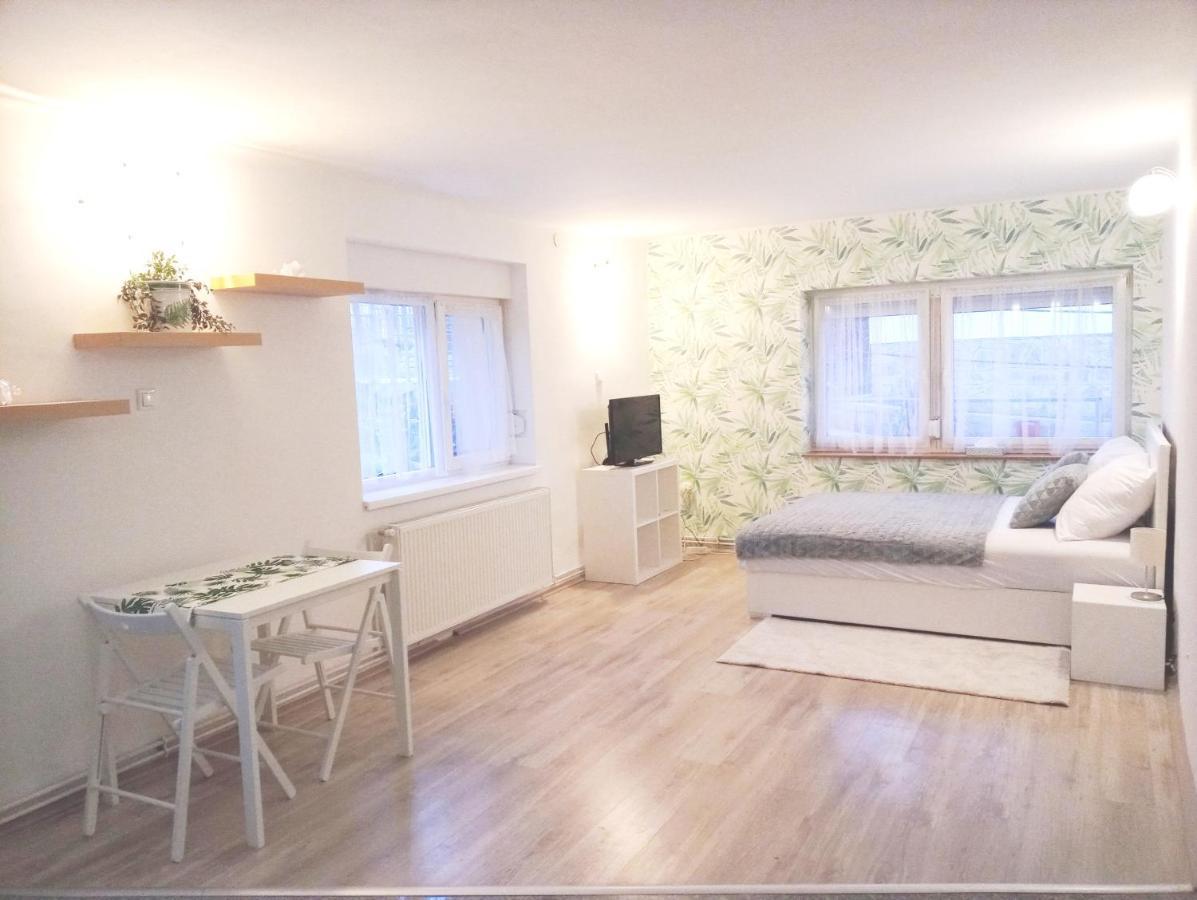 Stardust Apartman Печ Екстериор снимка
