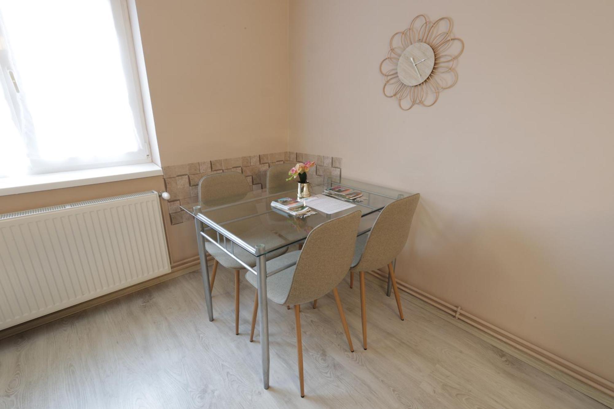 Stardust Apartman Печ Екстериор снимка