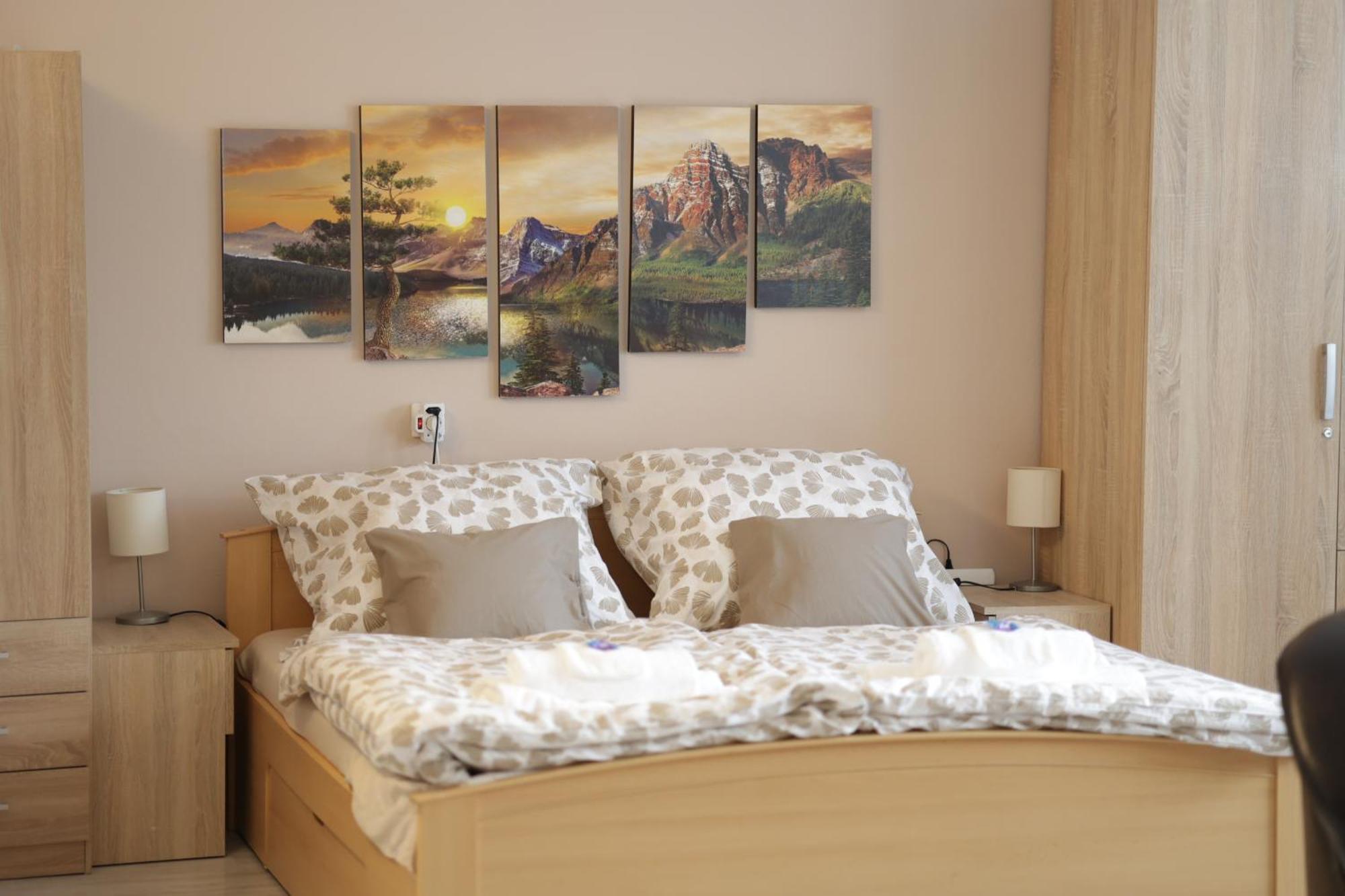 Stardust Apartman Печ Екстериор снимка