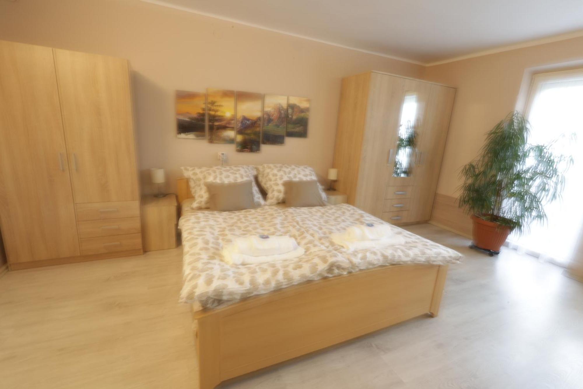 Stardust Apartman Печ Екстериор снимка