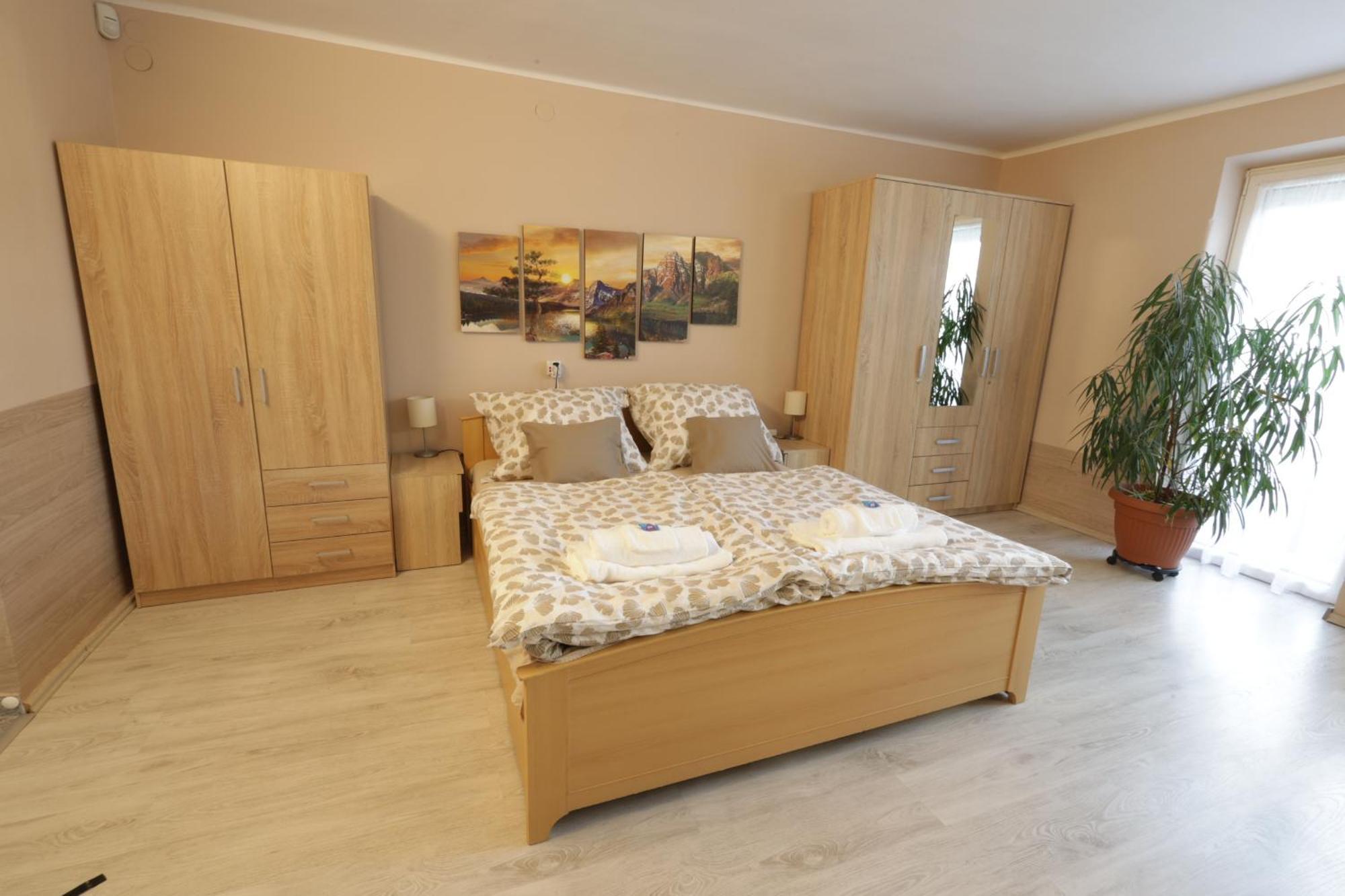 Stardust Apartman Печ Екстериор снимка