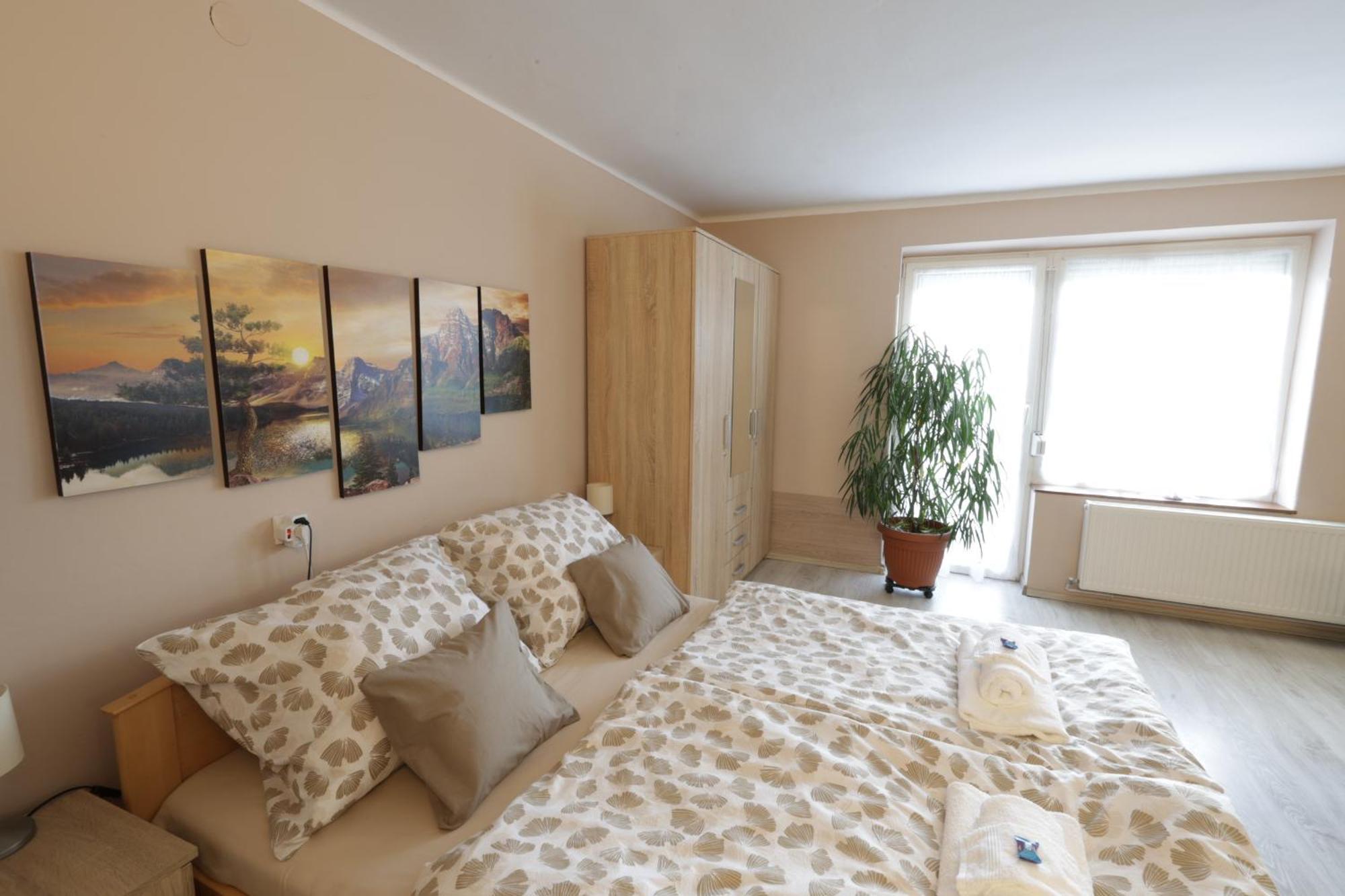 Stardust Apartman Печ Екстериор снимка
