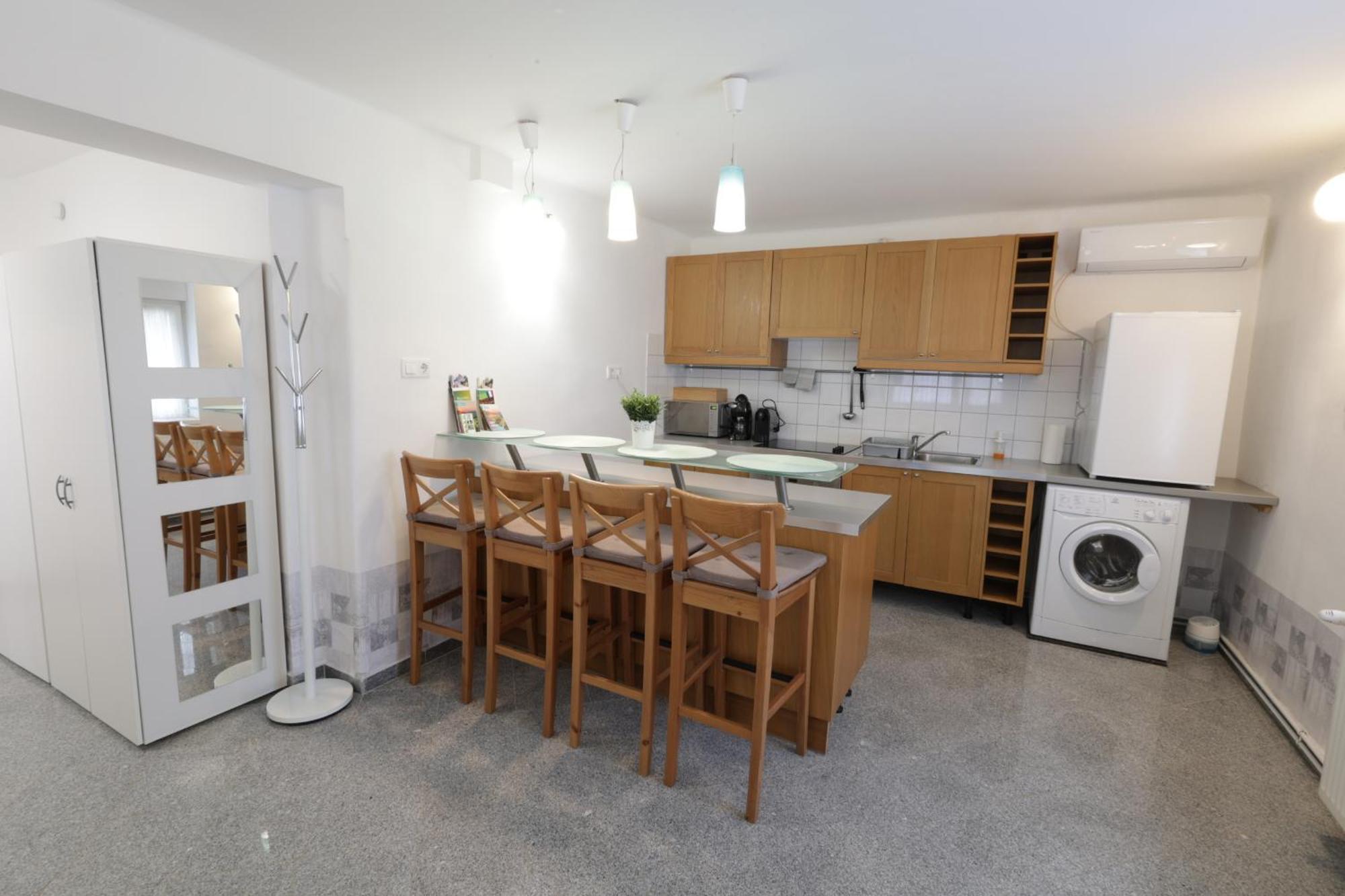 Stardust Apartman Печ Екстериор снимка